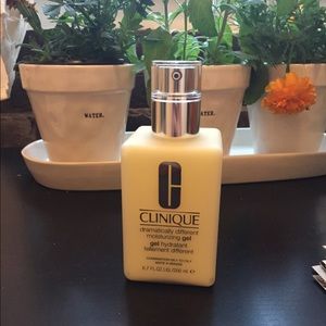 CLINIQUE 6.7 oz Dramatically Different Gel